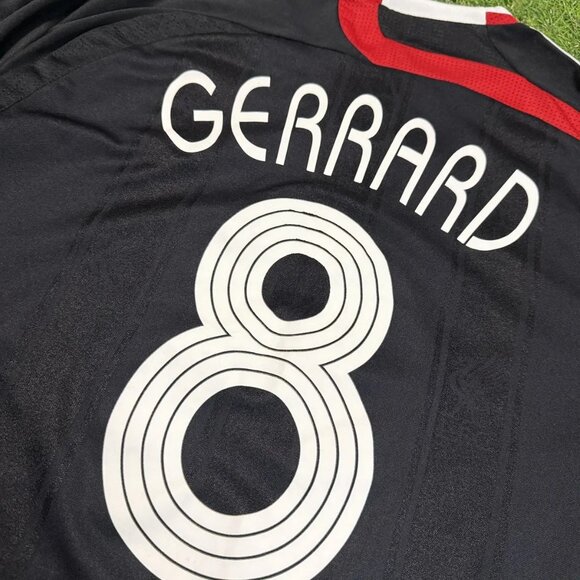 Adidas 2007/2008 Liverpool Gerrard Jersey - Picture 12 of 12